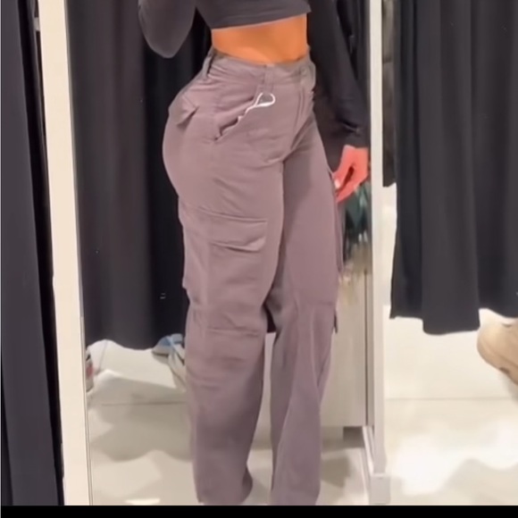 Stradivarius cargo pants in grey straight leg - Picture 15 of 16